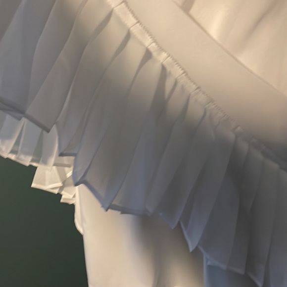 Elegant White Pleated sleeveless top Banana Republic - Picture 4 of 5